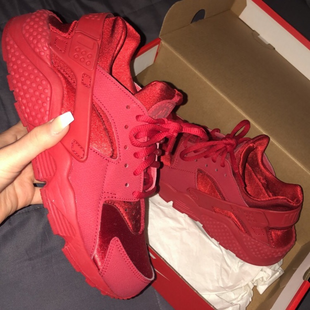 Red Nike Huaraches